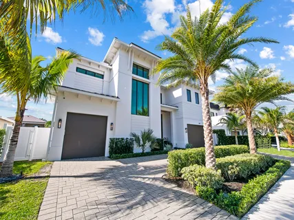 $5,398,000 | 2420 Northeast 48th Street, Lighthouse Point, FL 33064