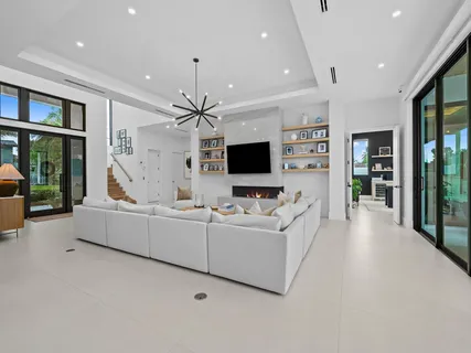 $5,398,000 | 2420 Northeast 48th Street, Lighthouse Point, FL 33064