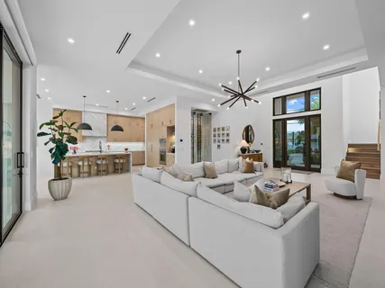 $5,398,000 | 2420 Northeast 48th Street, Lighthouse Point, FL 33064