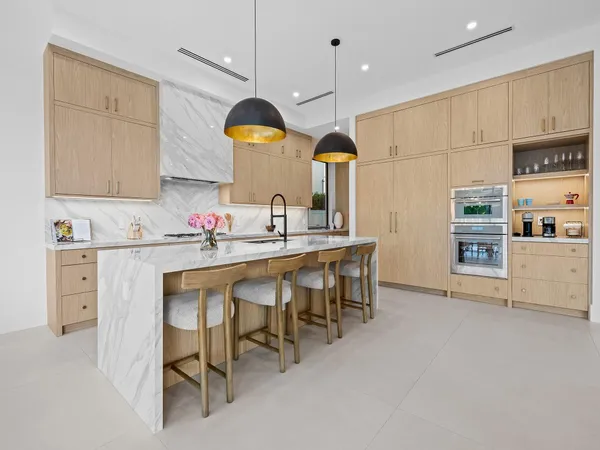 $5,398,000 | 2420 Northeast 48th Street, Lighthouse Point, FL 33064