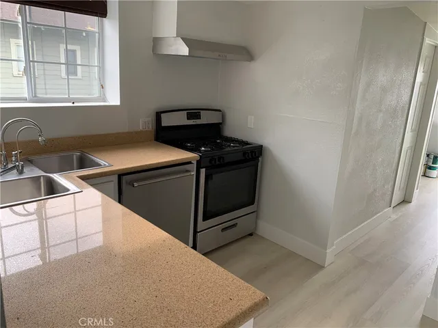 $3,950 | 321 5th Street, Huntington Beach, CA 92648