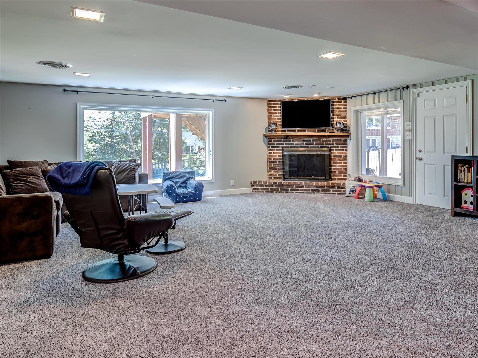 146 West Old Watson Road Webster Groves, MO 63119 - Photo 25 of 30 Gallery Image 25