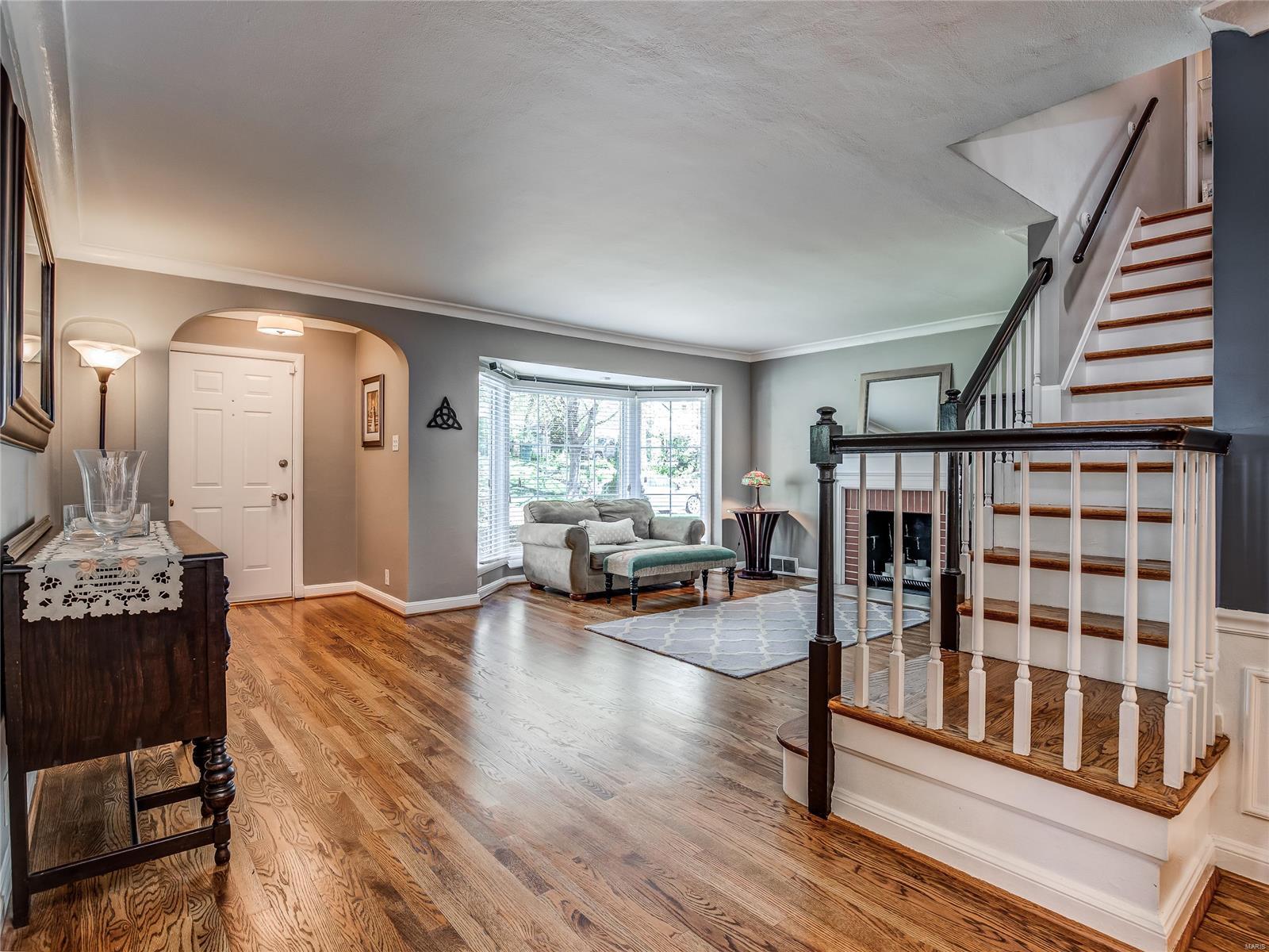 146 West Old Watson Road Webster Groves, MO 63119 - Photo 4 of 30 Gallery Image 4