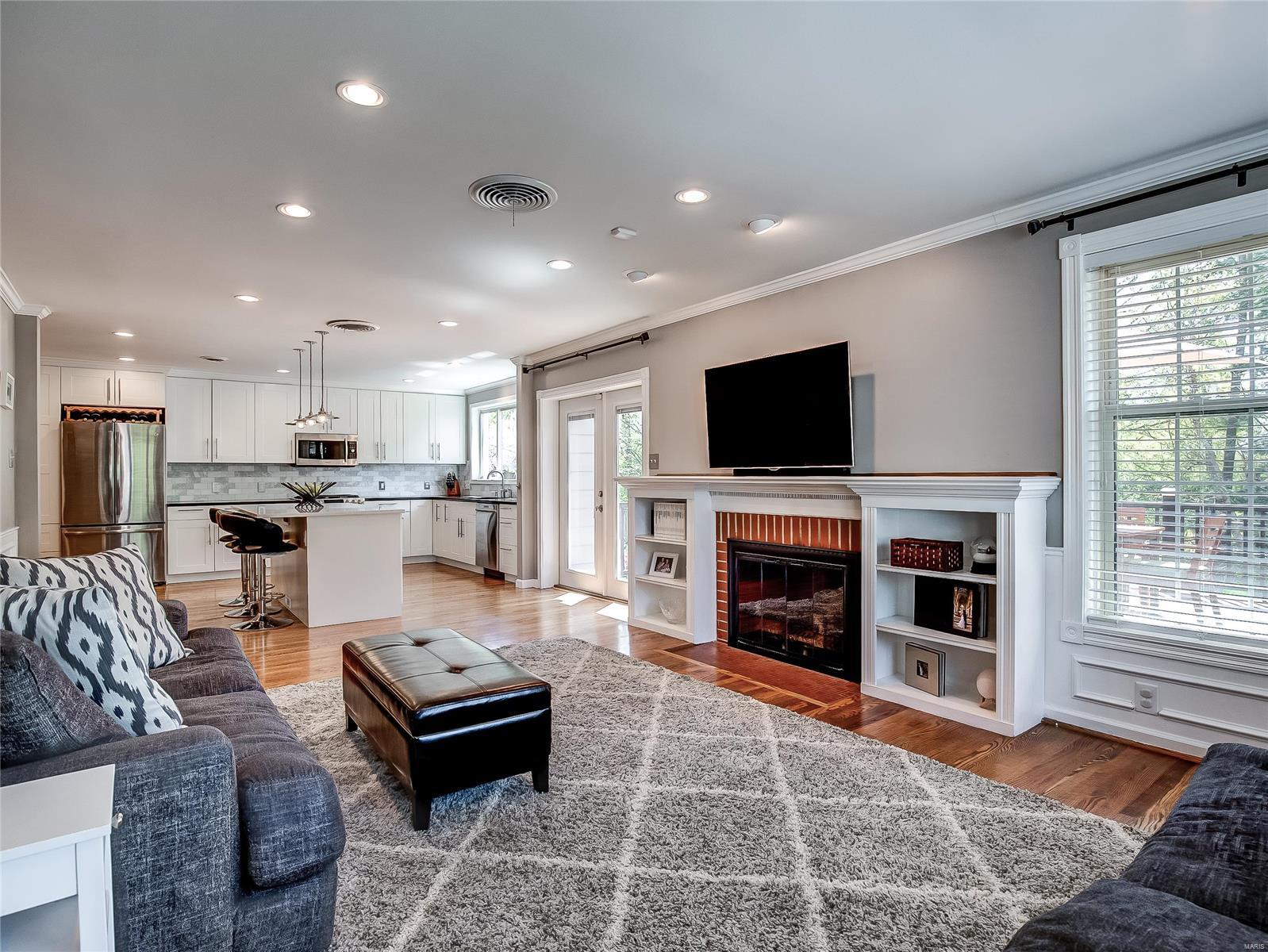 146 West Old Watson Road Webster Groves, MO 63119 - Photo 7 of 30 Gallery Image 7