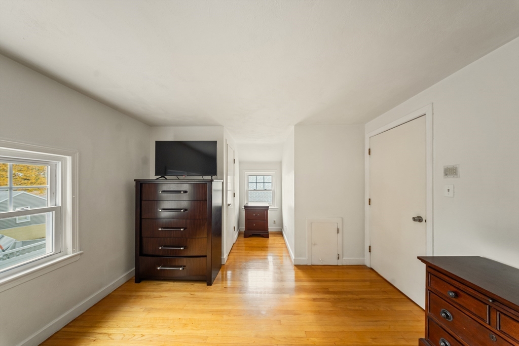 1078 Liberty Street Springfield, MA 01104 - Photo 18 of 42