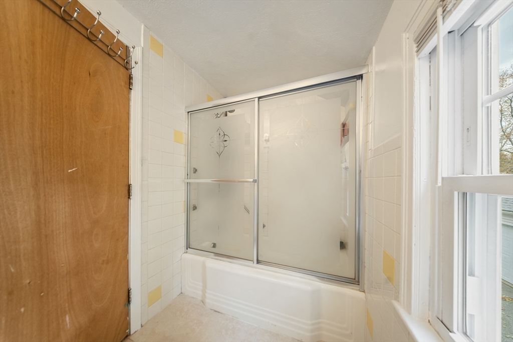 1078 Liberty Street Springfield, MA 01104 - Photo 20 of 42 a view of bathroom with shower
