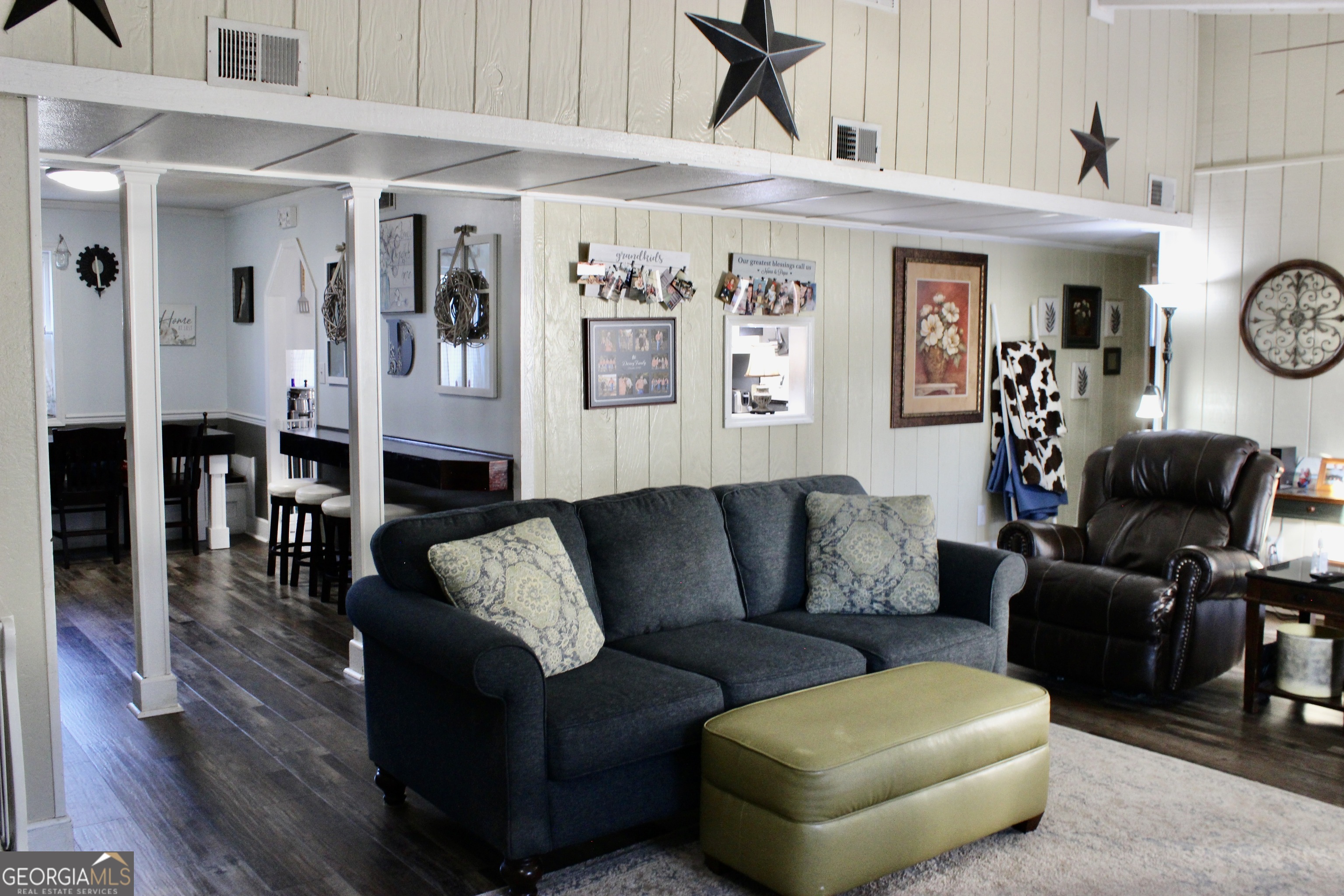 3631 Clay Circle Macon, GA 31216 - Photo 5 of 32 a living room with furniture and a window