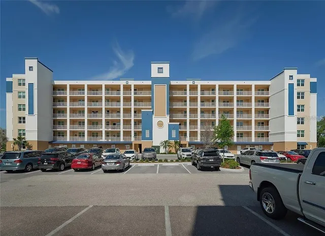 $2,500 | 960 Starkey Road, Unit 8402, Largo, FL 33771