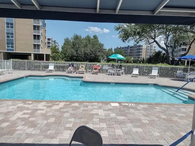 $2,500 | 960 Starkey Road, Unit 8402, Largo, FL 33771