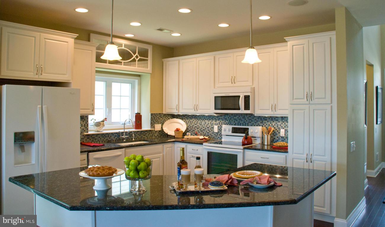 487 Pilgrims Drive, Unit 199 Lititz, PA 17543 - Photo 9 of 13 Gallery Image 9