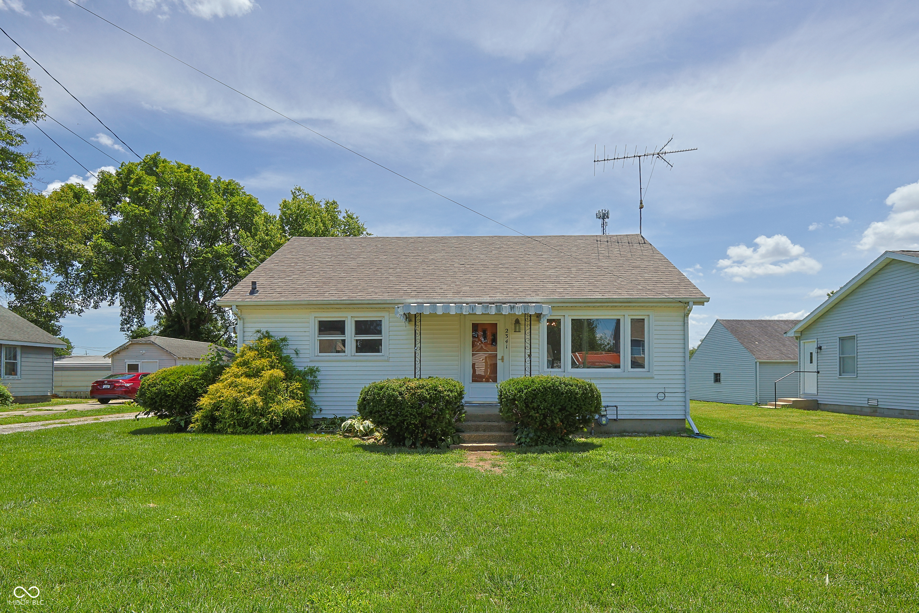 2341 Indiana Avenue Columbus, IN 47201 - Photo 1 of 35