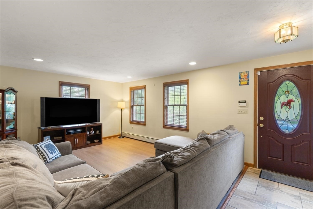 73 Sudbury Road Ashland, MA 01721 - Photo 22 of 33