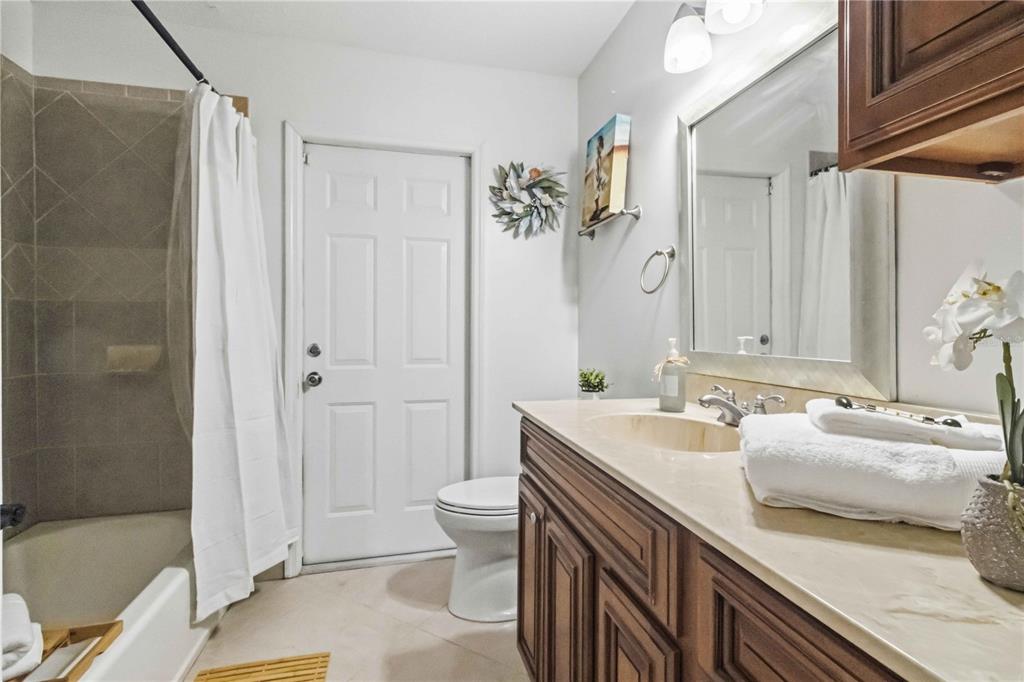 1004 Spindle Palm Way Apollo Beach, FL 33572 - Photo 13 of 24
