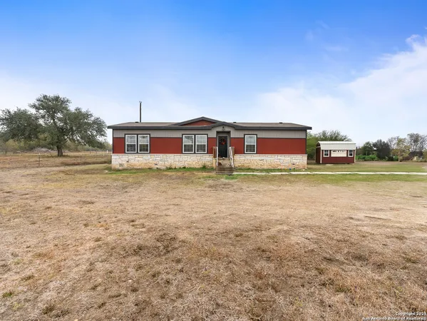 $320,000 | 3809 Callihan Road, Luling, TX 78648