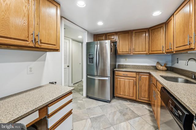 $735,000 | 1600 Prince Street, Unit 201, Alexandria, VA 22314