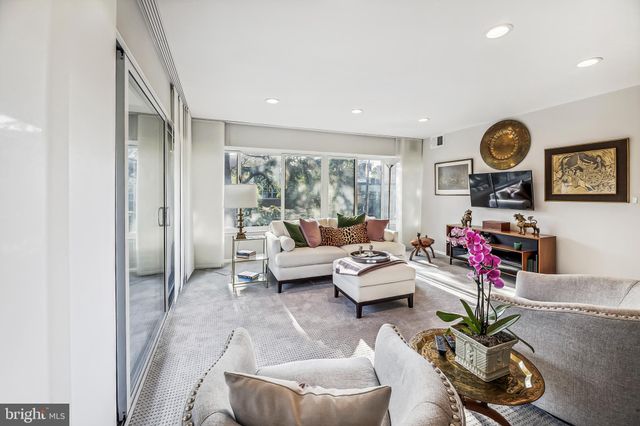 $735,000 | 1600 Prince Street, Unit 201, Alexandria, VA 22314