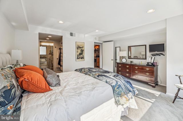 $735,000 | 1600 Prince Street, Unit 201, Alexandria, VA 22314