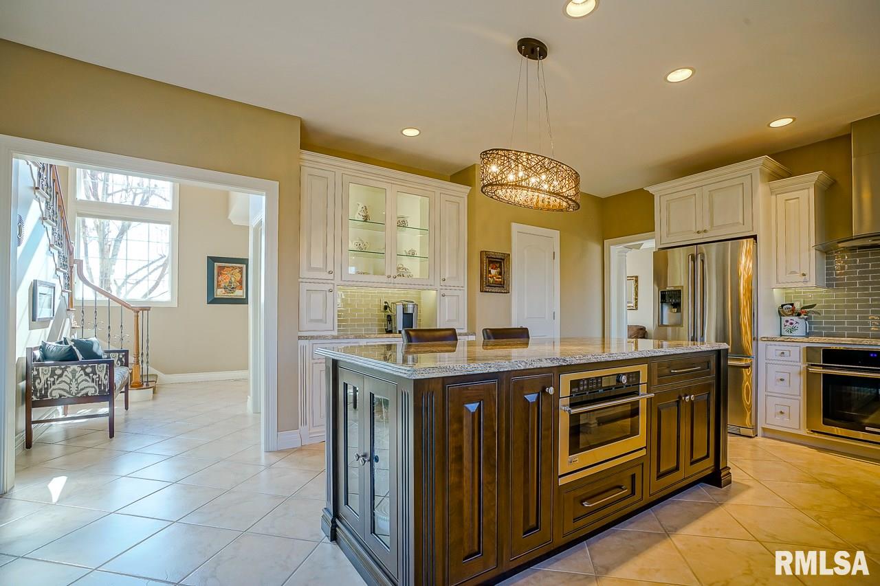 8215 West Robertson Road Edwards, IL 61528 - Photo 4 of 50 Gallery Image 4