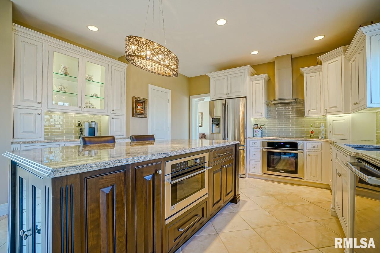 8215 West Robertson Road Edwards, IL 61528 - Photo 6 of 50 Gallery Image 6