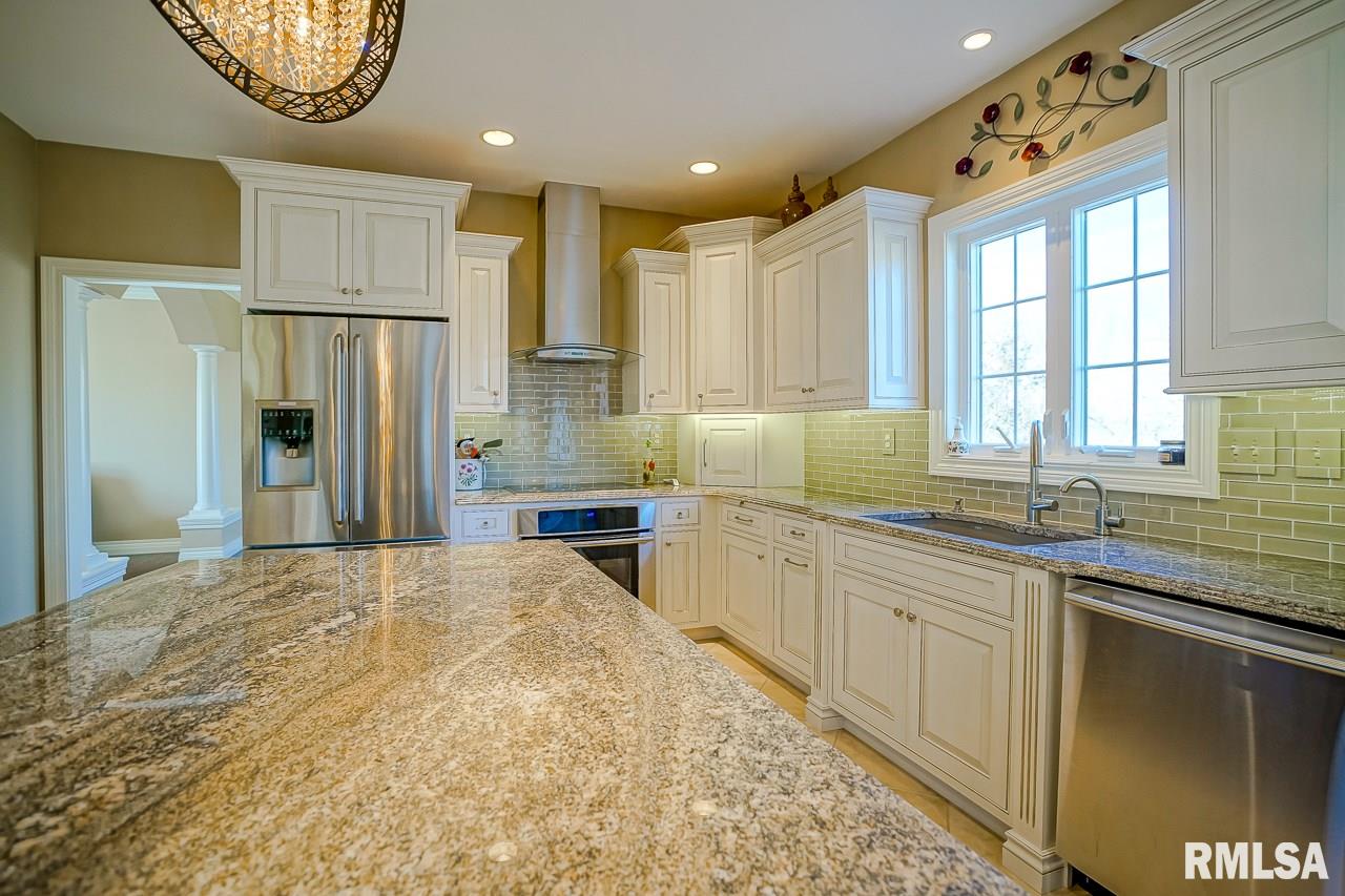 8215 West Robertson Road Edwards, IL 61528 - Photo 10 of 50 Gallery Image 10