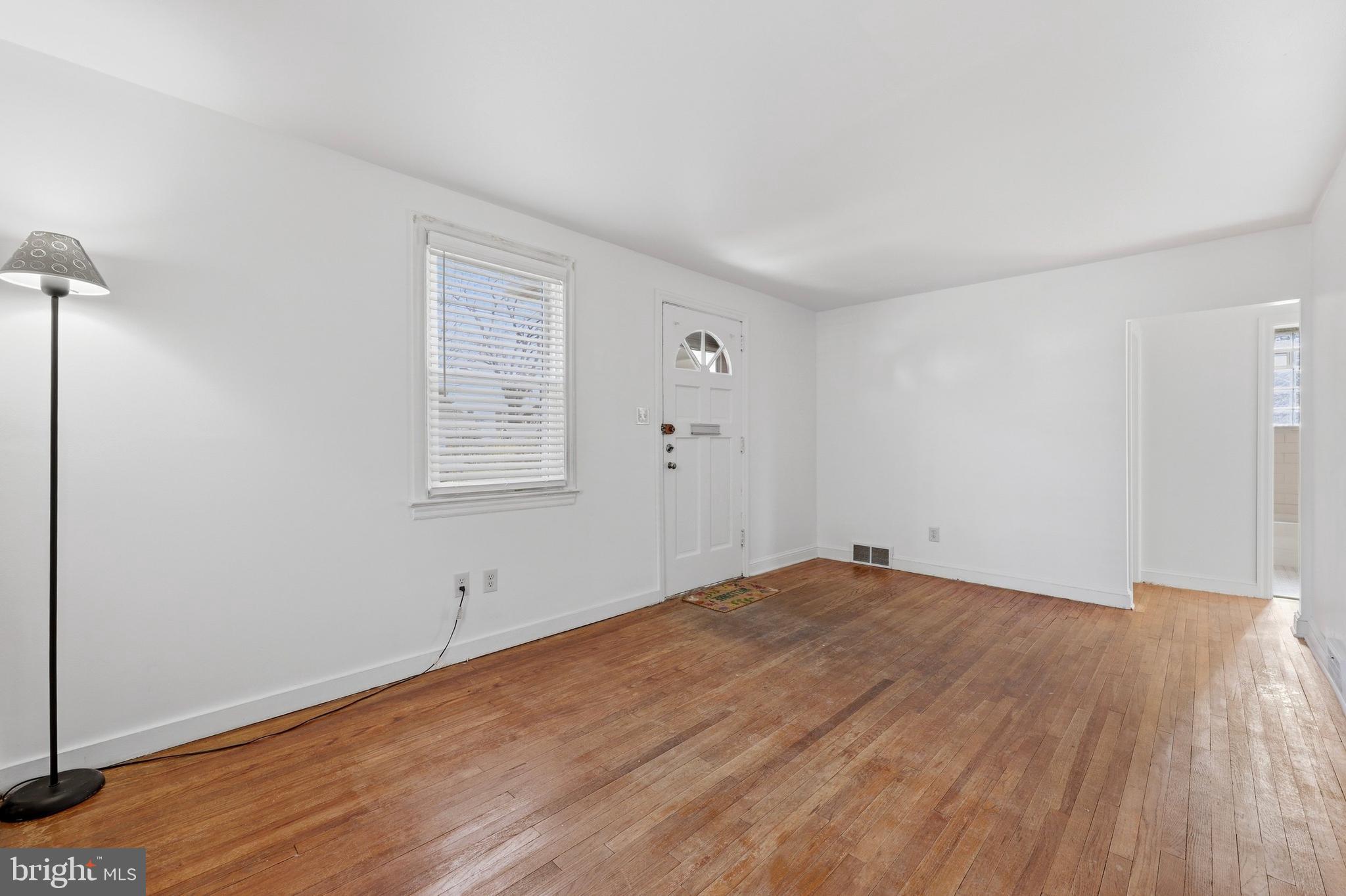 406 Victoria Street Glassboro, NJ 08028 - Photo 5 of 15