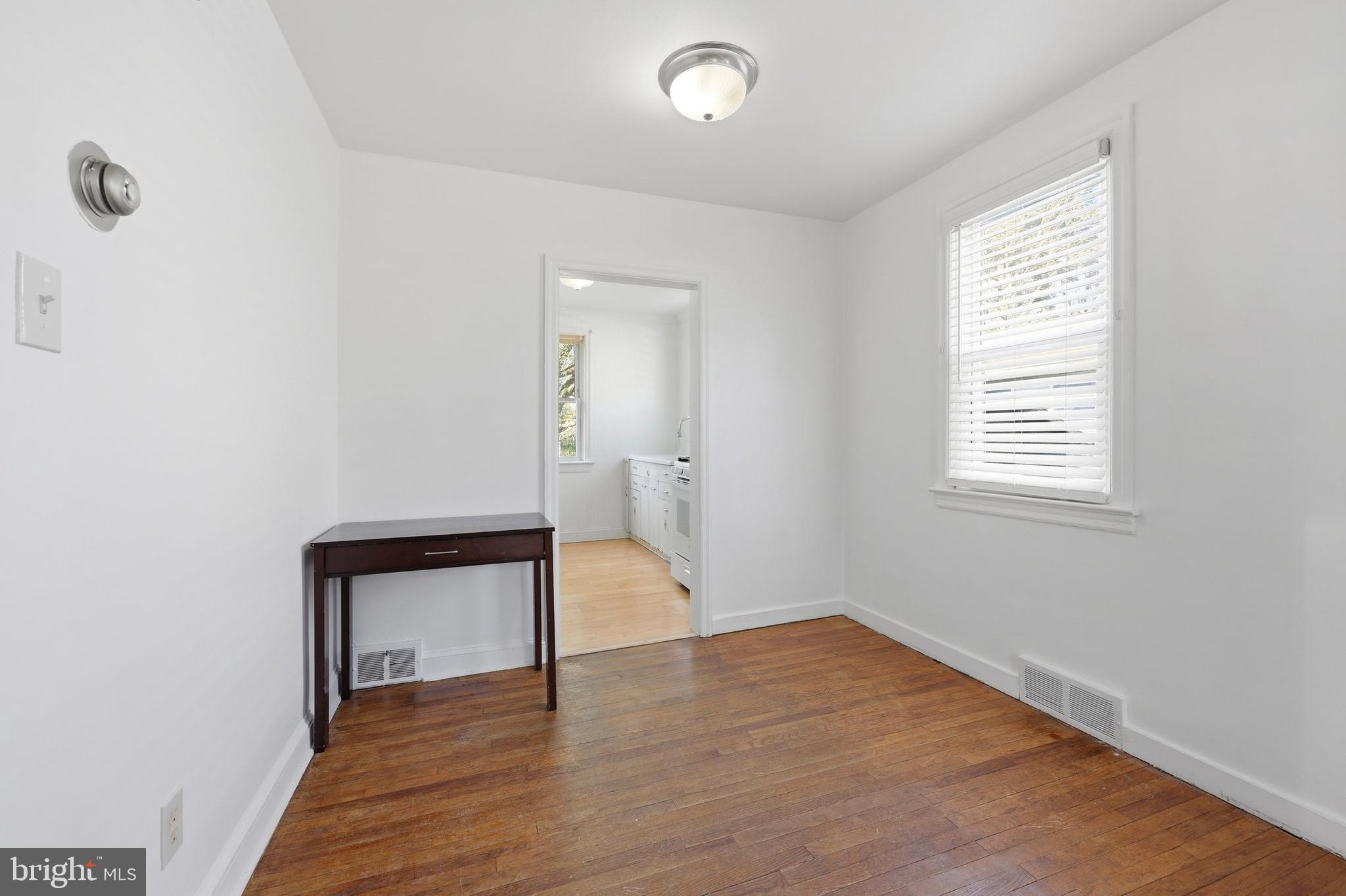 406 Victoria Street Glassboro, NJ 08028 - Photo 7 of 15