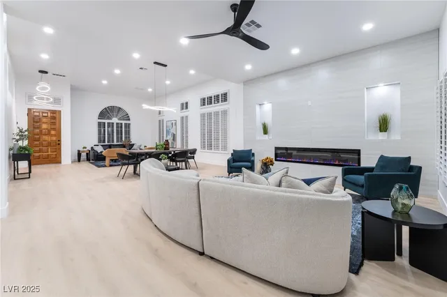 $4,500 | 2528 Sunup Drive, Las Vegas, NV 89134