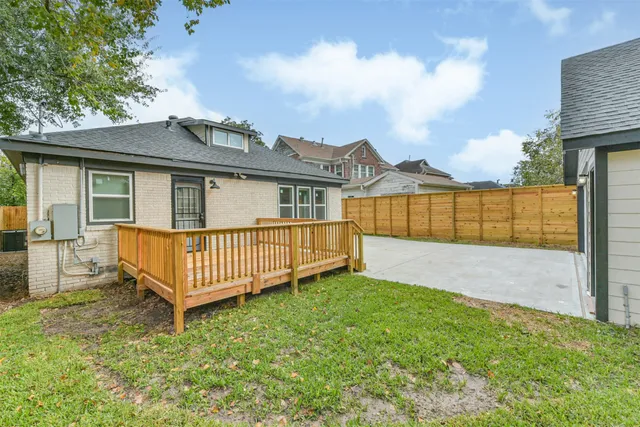 $2,600 | 2606 Oakdale Street, Houston, TX 77004