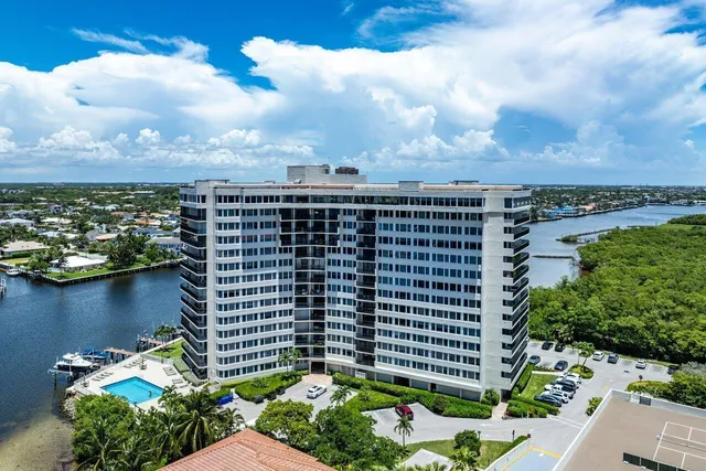 $995,000 | 3912 South Ocean Boulevard, Unit 114, Highland Beach, FL 33487