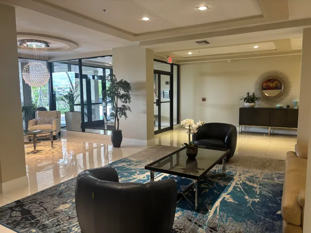 $995,000 | 3912 South Ocean Boulevard, Unit 114, Highland Beach, FL 33487