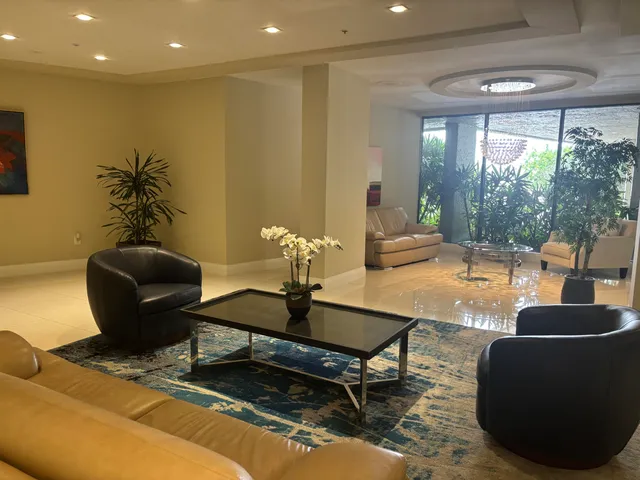 $995,000 | 3912 South Ocean Boulevard, Unit 114, Highland Beach, FL 33487