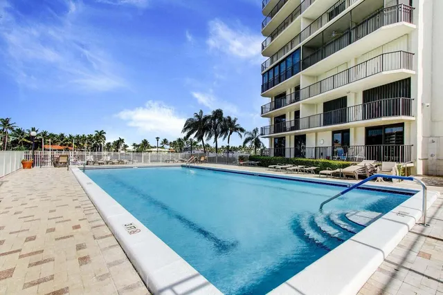 $995,000 | 3912 South Ocean Boulevard, Unit 114, Highland Beach, FL 33487