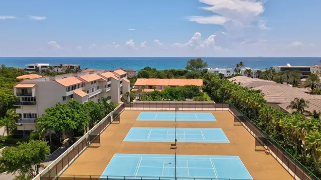 $995,000 | 3912 South Ocean Boulevard, Unit 114, Highland Beach, FL 33487