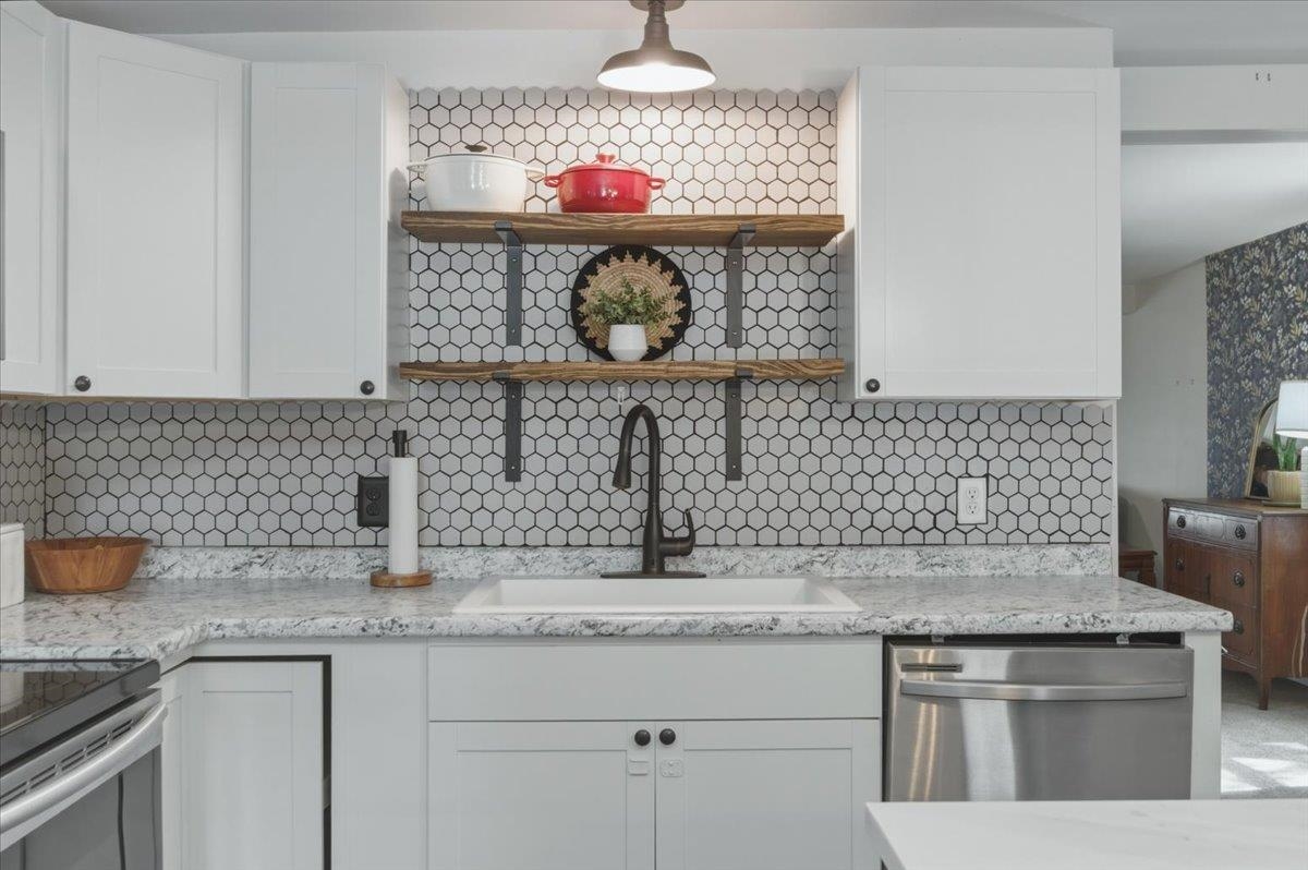 10 Edward Street St. Albans, VT 05478 - Photo 9 of 57