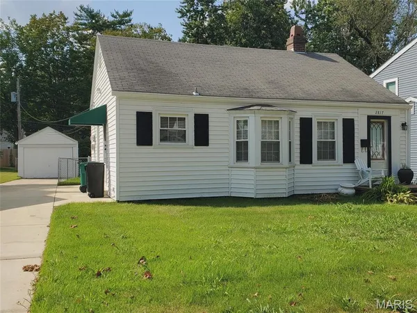 $2,325 | 2817 Hilldale Avenue, Brentwood, MO 63144