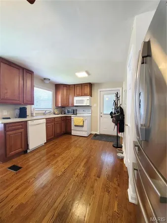 $2,325 | 2817 Hilldale Avenue, Brentwood, MO 63144