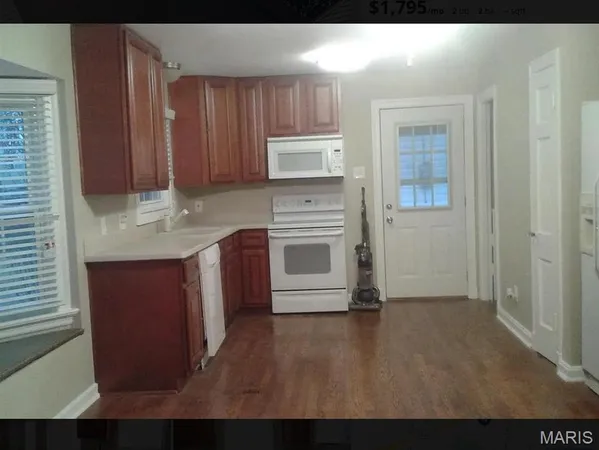 $2,325 | 2817 Hilldale Avenue, Brentwood, MO 63144