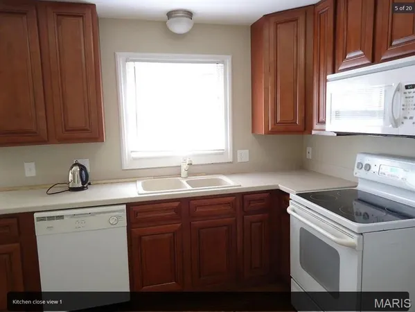 $2,325 | 2817 Hilldale Avenue, Brentwood, MO 63144