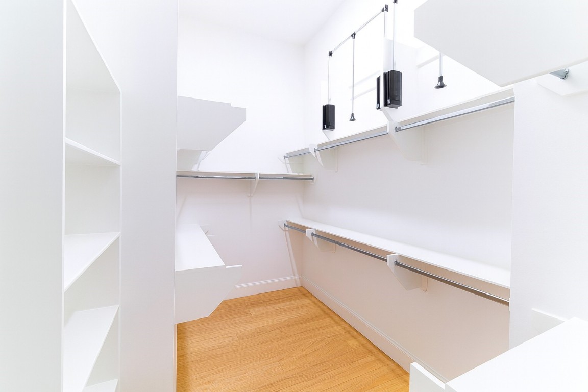 741 Bringhurst Street Houston, TX 77020 - Photo 10 of 17 Similar home and closet.