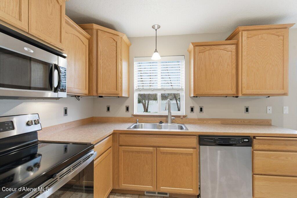 8312 North Courcelles Parkway Hayden, ID 83835 - Photo 10 of 36 016-8312NorthCourcellesParkway-Hayden-ID