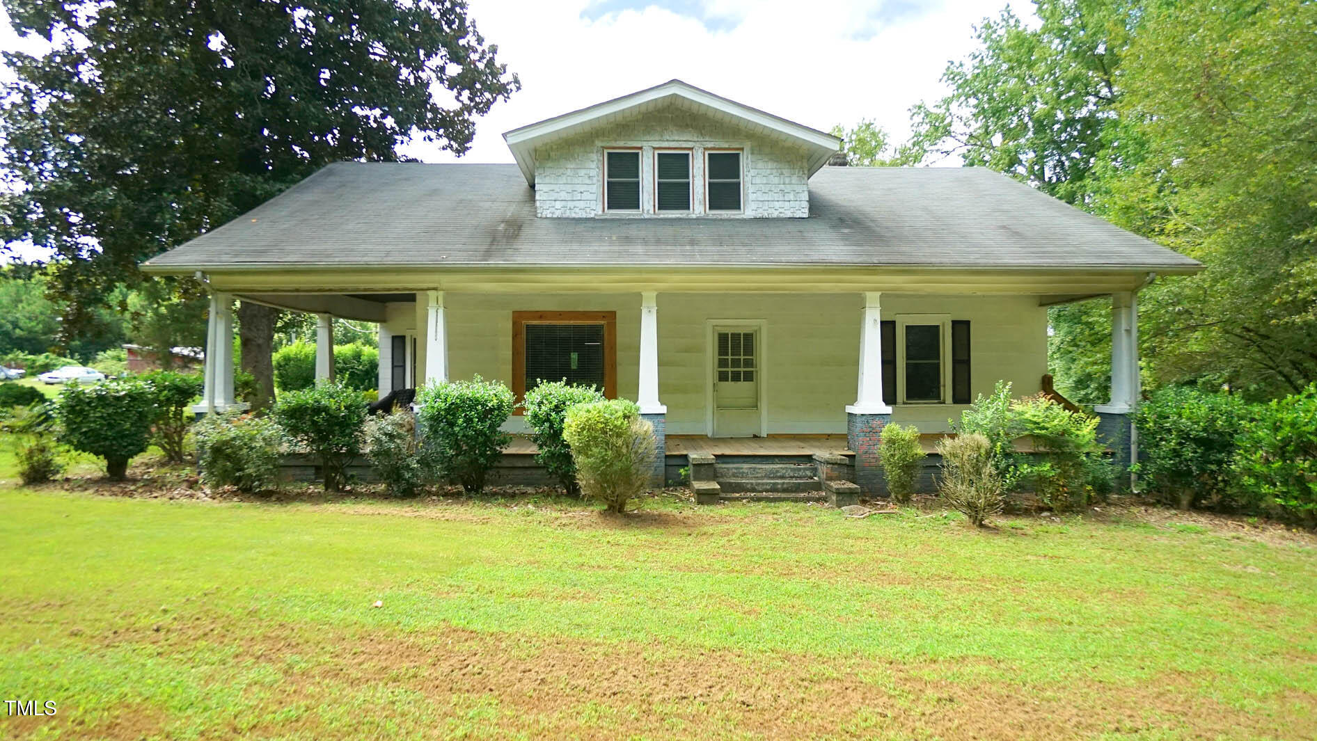 131 King Road Warrenton, NC 27589 - Photo 3 of 67 a front view of house with yard and green space