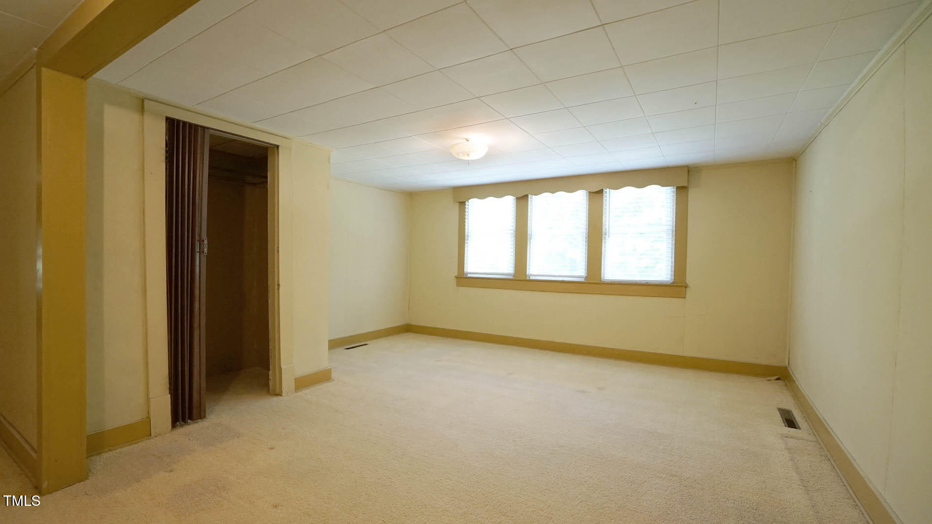 131 King Road Warrenton, NC 27589 - Photo 51 of 67 a view of an empty room with a window