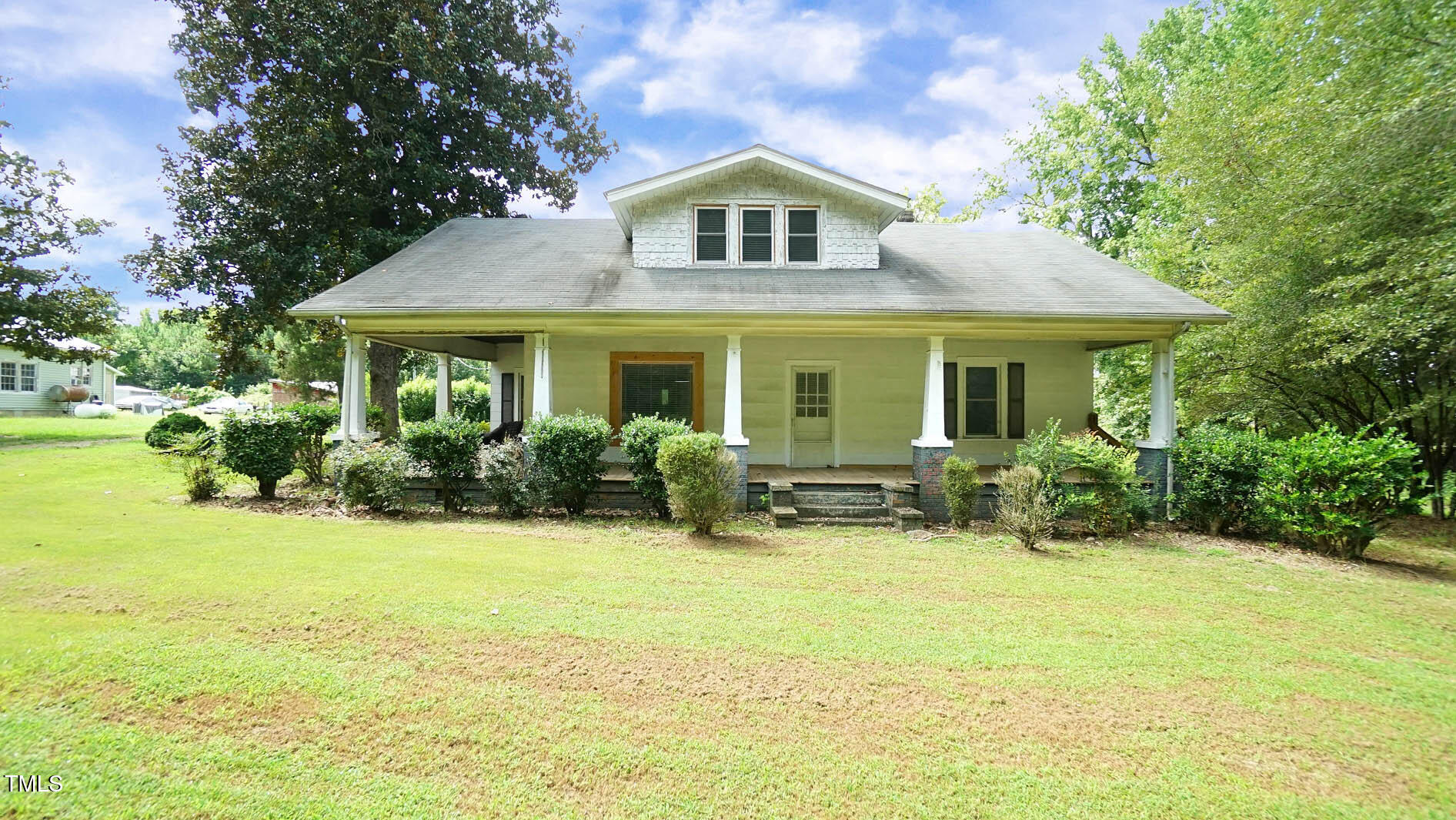 131 King Road Warrenton, NC 27589 - Photo 67 of 67 a front view of a house with yard and green space