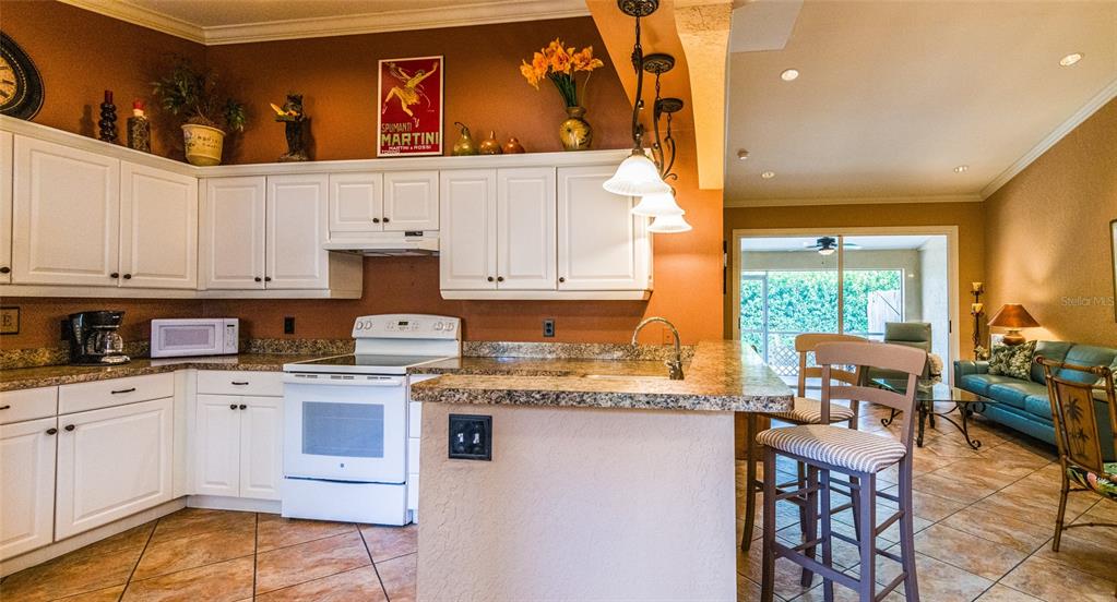 5617 Monte Rosso Road Sarasota, FL 34243 - Photo 9 of 27 Gallery Image 9