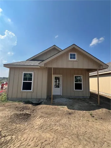 $379,900 | 1600 Cottonwood Creek Avenue, Unit 1, Kearney, MO 64060