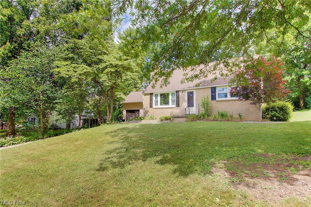 222 Mohawk Avenue Northwest Canton, OH 44708 - Photo 2 of 35 Gallery Image 2