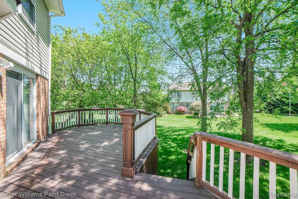 2741 Forest View Court Rochester Hills, MI 48307 - Photo 11 of 56