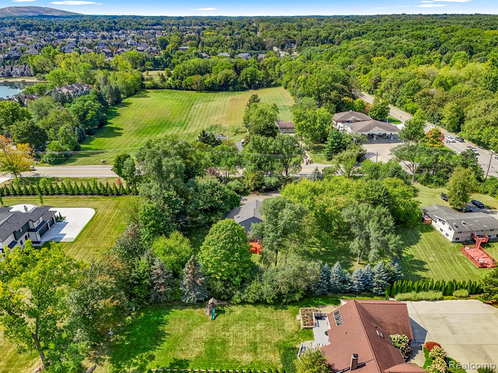 18990 Beck Road Northville, MI 48168 - Photo 56 of 60