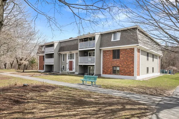 $348,000 | 220 Bedford Street, Unit E6, Bridgewater, MA 02324