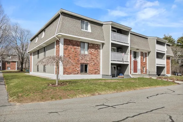 $338,000 | 220 Bedford Street, Unit E6, Bridgewater, MA 02324